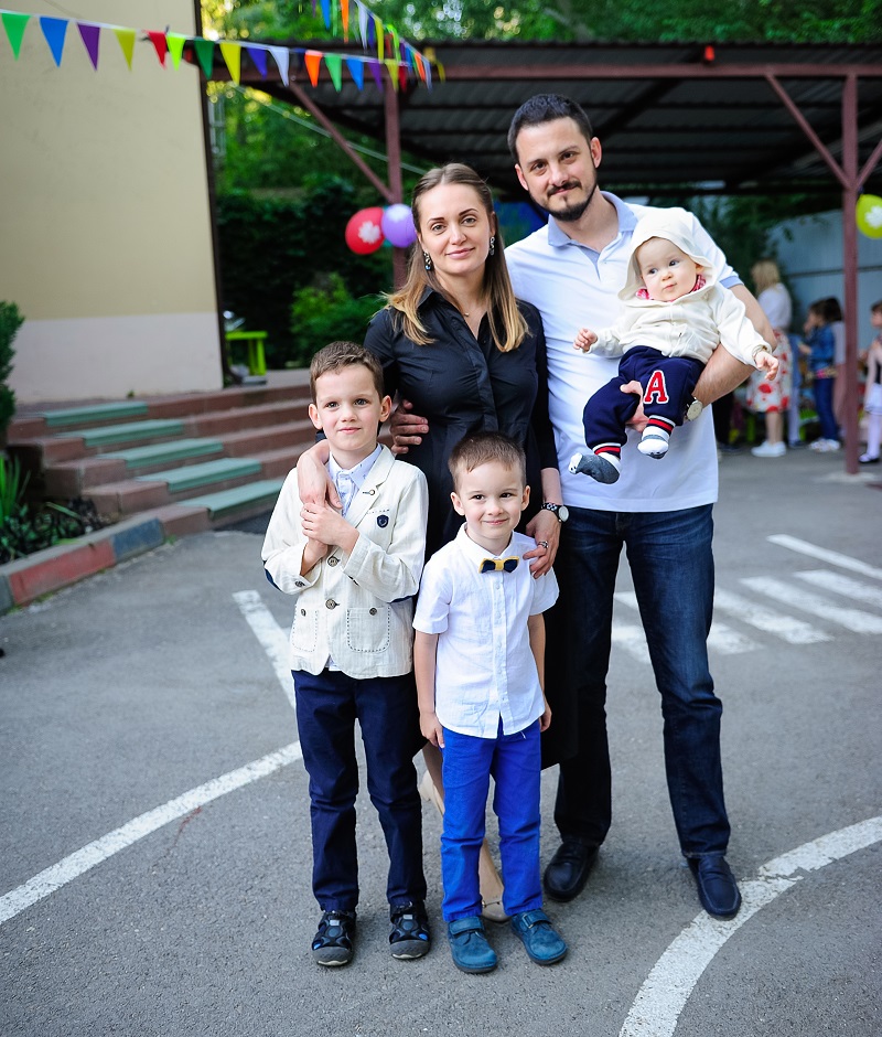 За детство счастливое наше посадит родная страна