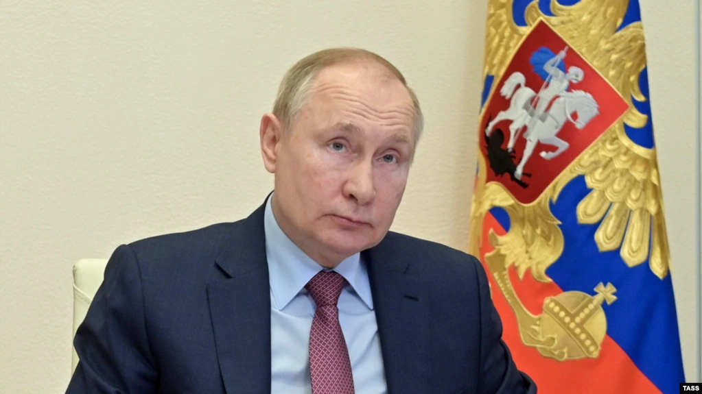 Путин одобрил отправку 100 тысяч заключенных на принудительные работы